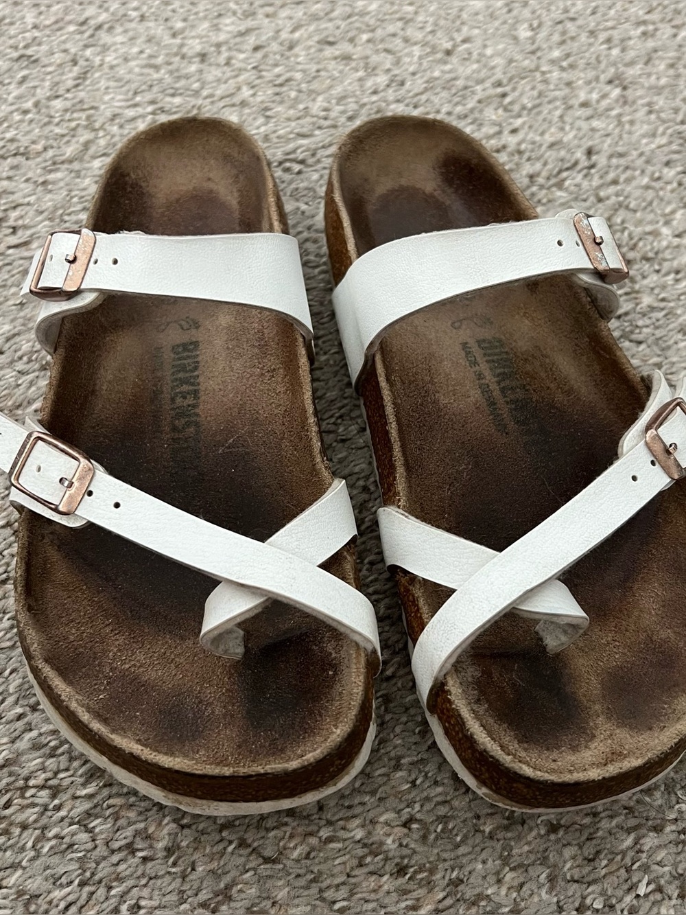 Birkenstock White Leather Slip-On Sandals with Rose Gold Buckles Size 38. 7/7.5